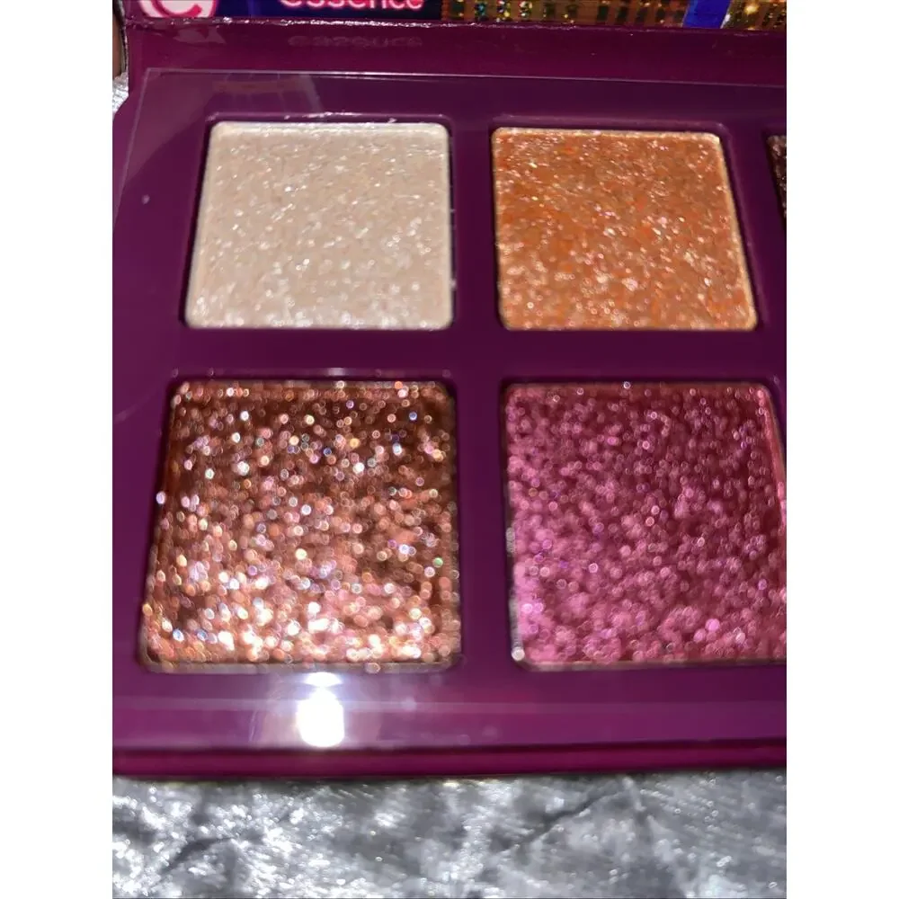 Essence Sin City Eye Shadow Palette NEW Las VEGAS‎